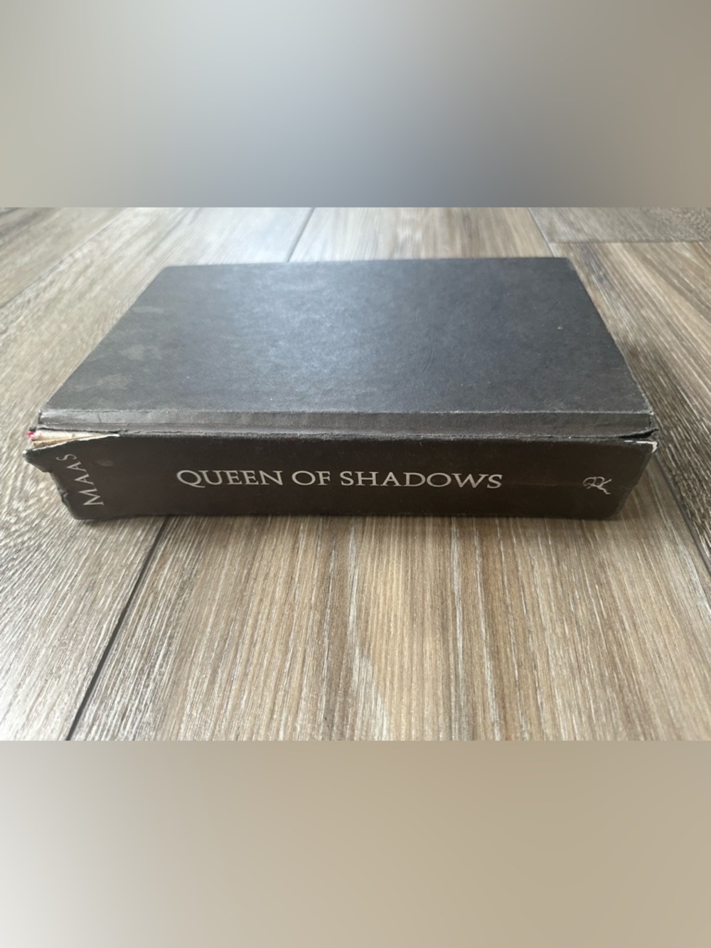 Queen of Shadows by Sarah J. Maas - Hard Cover - Picture 6 of 10